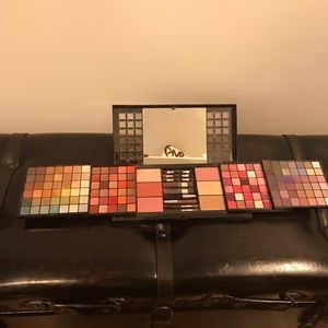 SEPHORA ULTIMATE PALETTE VAULT